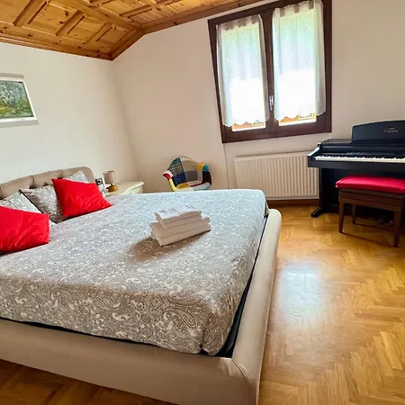 Stelvio House -wonderful View Slope Front Apartman *